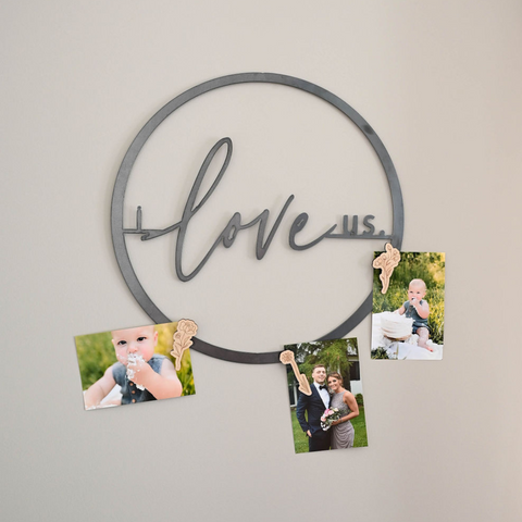 'I Love Us' Circle Wall Decor