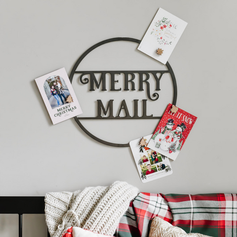 "Merry Mail" Magnetic Christmas Card Wreath - Santa Font