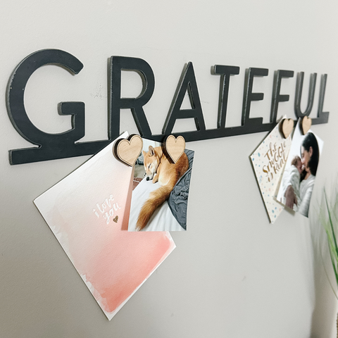'Grateful' Magnetic Bar Wall Decor