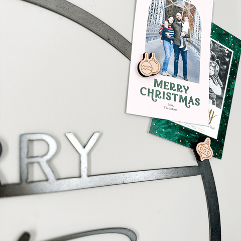 Merry Christmas Sign - Magnetic Holiday Circle Steel Wall Decor Display Wall Decor - YinzerShop