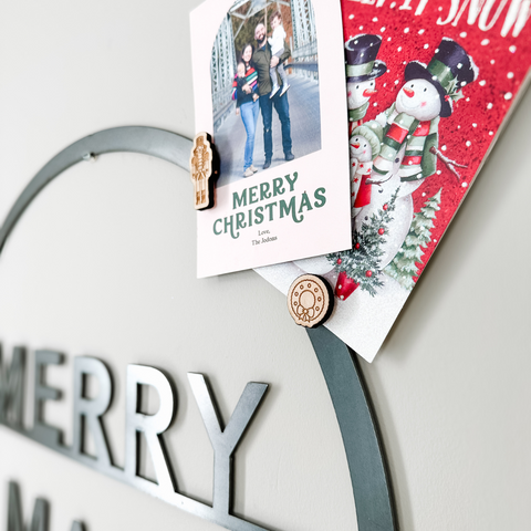 "Merry Mail" Magnetic Christmas Card Wreath - Sans Serif