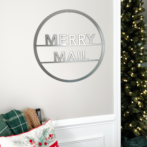 "Merry Mail" Magnetic Christmas Card Wreath - Sans Serif
