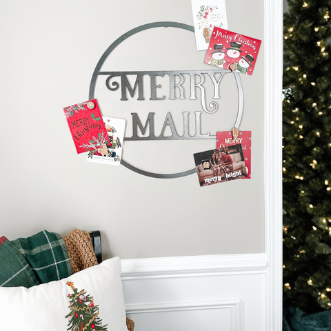"Merry Mail" Magnetic Christmas Card Wreath - Santa Font
