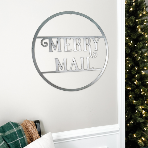"Merry Mail" Magnetic Christmas Card Wreath - Santa Font