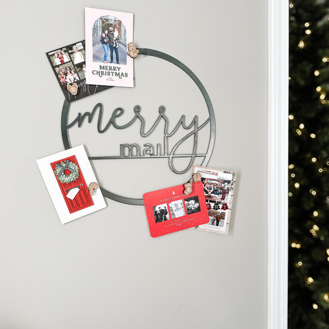 "Merry Mail" Magnetic Christmas Card Wreath - Script