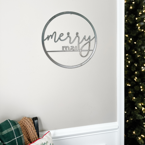 "Merry Mail" Magnetic Christmas Card Wreath - Script