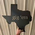 Texas Gig Em Wall Decor – Recycled Steel Metal Wall Art | Rust Resistant Sign Wall Decor - YinzerShop