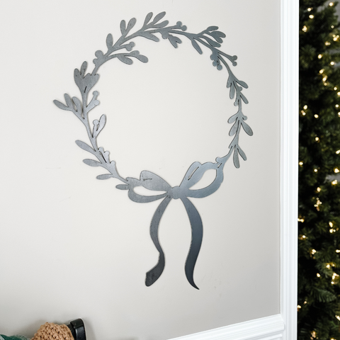 Christmas Wreath Magnetic Circle Sign