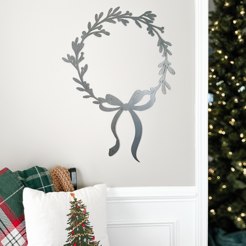 Christmas Wreath Magnetic Circle Sign